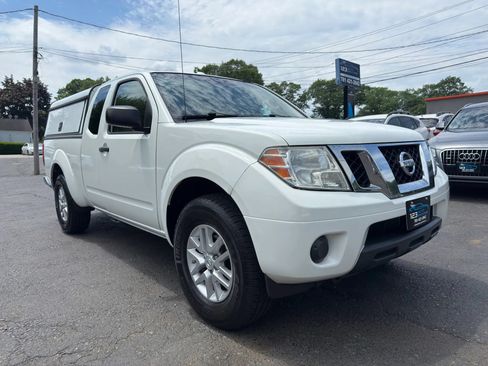 Used 2015 Nissan Frontier SV AWD/4WD image 1