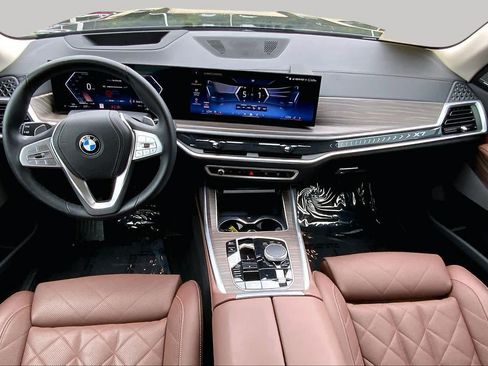 Used 2024 BMW X7 xDrive40i w/ Premium Package AWD/4WD image 16