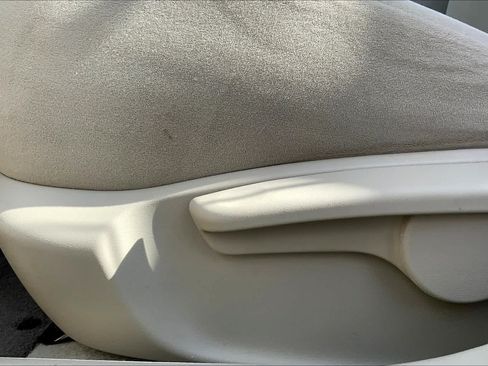 Used 2013 Toyota Corolla LE FWD image 32
