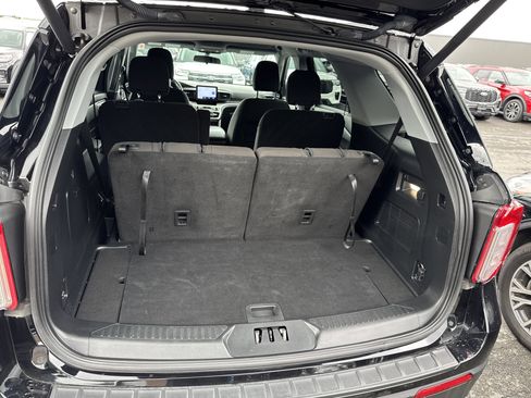 Used 2022 Ford Explorer XLT image 27