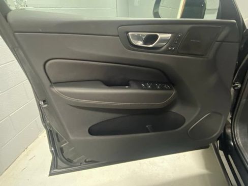 Certified 2025 Volvo XC60 B5 Ultra AWD/4WD image 7