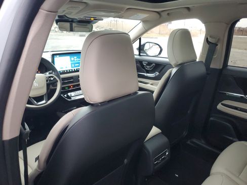 New 2026 Lincoln Corsair Premiere image 26