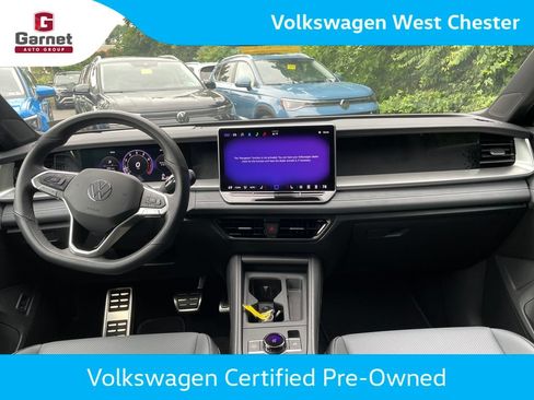 Certified 2025 Volkswagen Tiguan SE R-Line AWD/4WD image 19