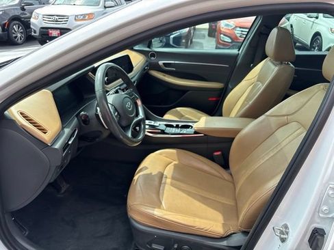 Used 2020 Hyundai Sonata Limited w/ Preferred Accessory Package FWD image 16