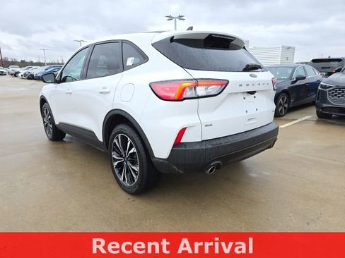 Used 2021 Ford Escape SE w/ SE Sport Appearance Package image 7