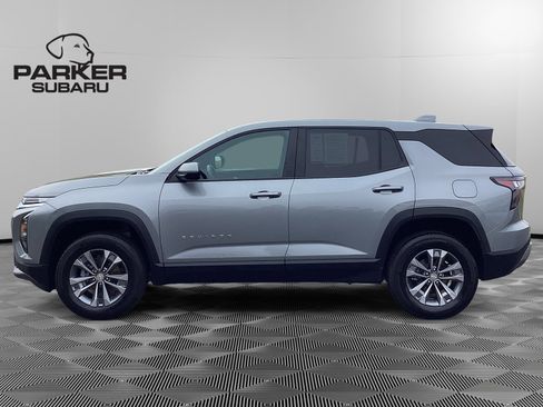 Used 2025 Chevrolet Equinox LT image 2