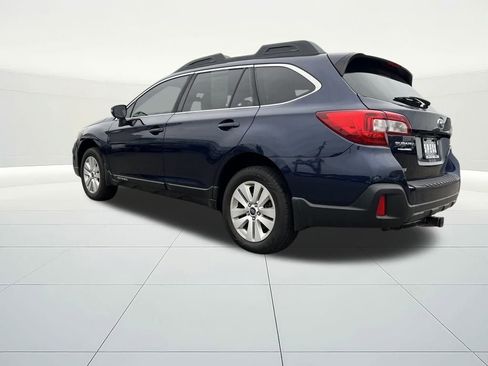 Used 2018 Subaru Outback 2.5i Premium image 3