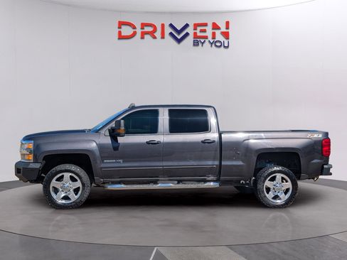 Used 2015 Chevrolet Silverado 2500 LT w/ LT Convenience Package image 2
