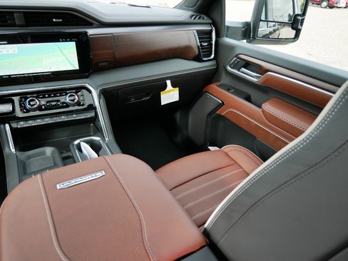 New 2026 GMC Sierra 2500 Denali Ultimate image 15