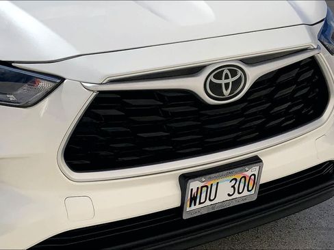 Used 2021 Toyota Highlander XLE FWD image 33