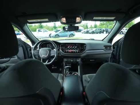 Used 2025 Dodge Durango GT AWD/4WD image 24