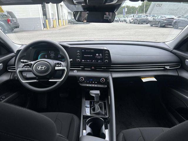 New 2026 Hyundai Elantra Hybrid FWD image 6