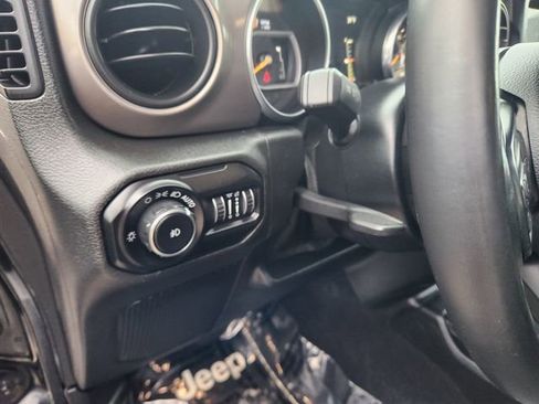 Used 2020 Jeep Wrangler Sport image 10