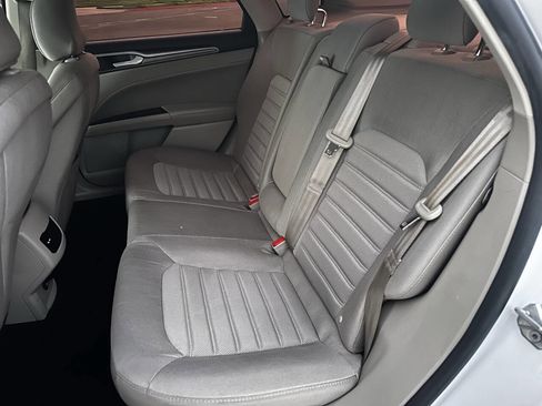 Used 2020 Ford Fusion SE image 28