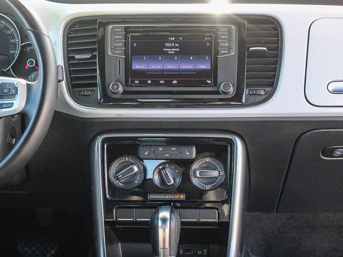 Used 2017 Volkswagen Beetle 1.8T SE image 15