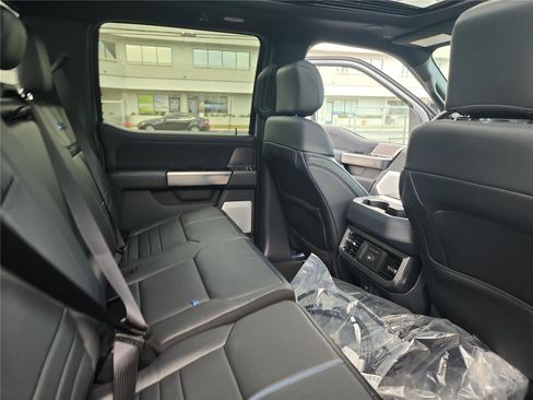 New 2026 Ford F250 Platinum image 26