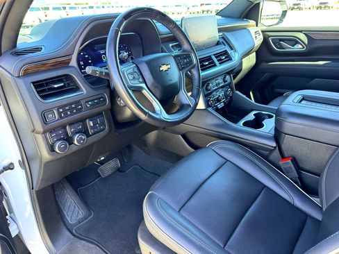 Used 2023 Chevrolet Suburban Premier w/ Advanced Technology Package image 12