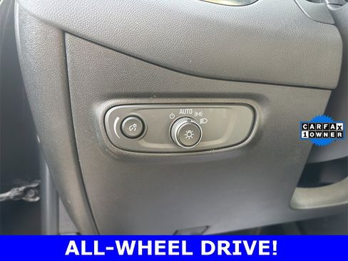 Used 2022 Chevrolet Equinox LS image 11