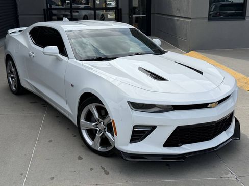 Used 2017 Chevrolet Camaro SS RWD image 6
