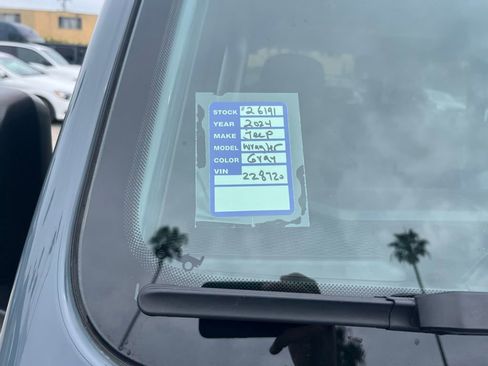 Used 2024 Jeep Wrangler Unlimited w/ LED Headlamp & Fog Lamp Group image 25