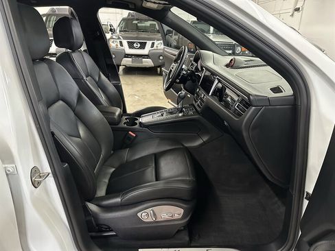 Used 2021 Porsche Macan S image 14