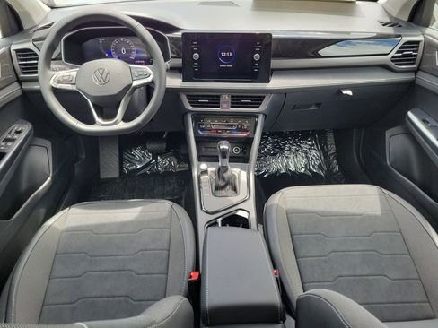 New 2026 Volkswagen Taos SE FWD image 6