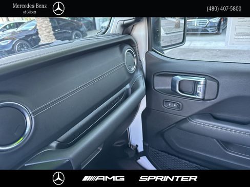 Used 2022 Jeep Wrangler Unlimited Sahara w/ LED Lighting Group AWD/4WD image 23