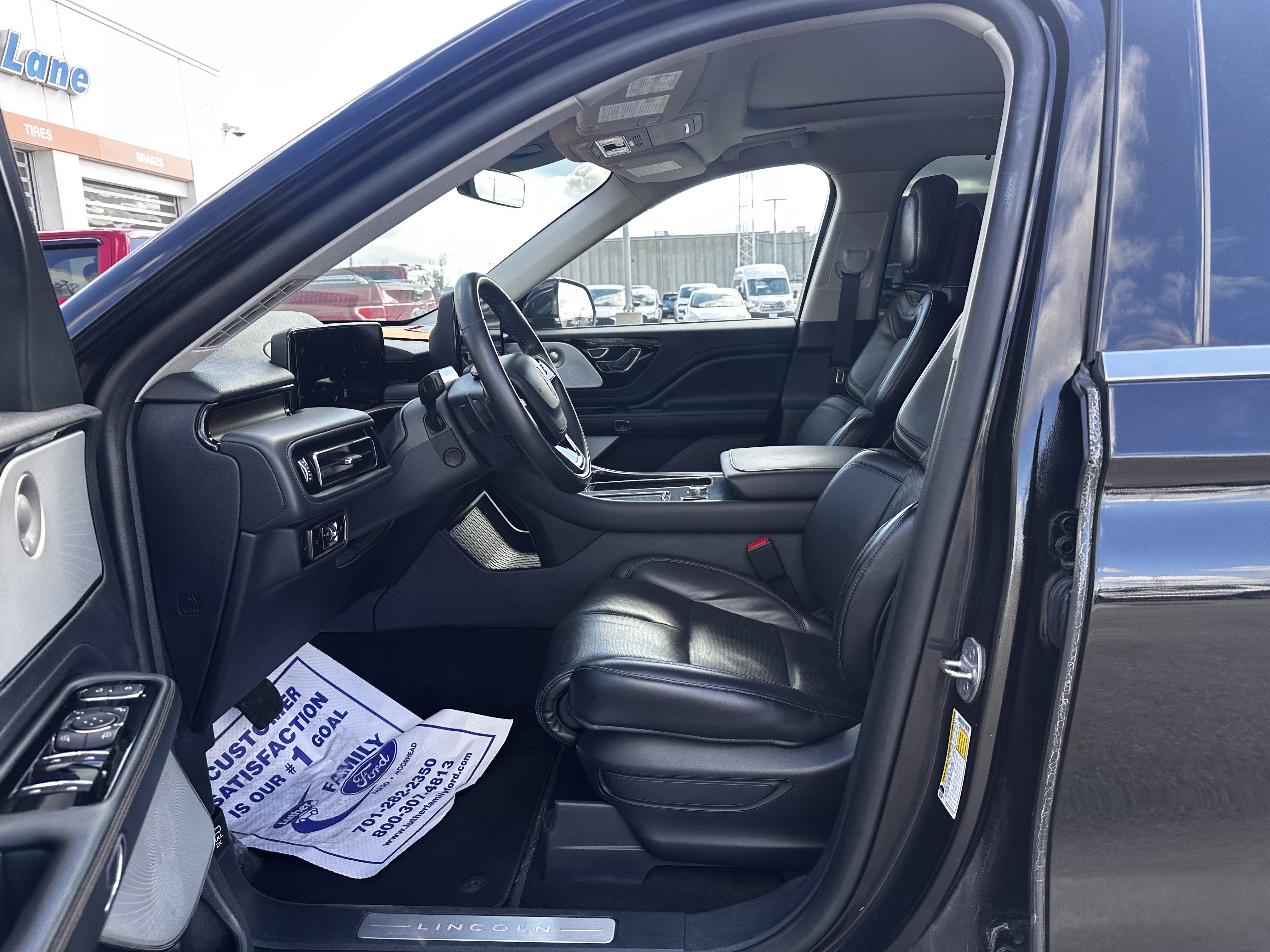 Used 2025 Lincoln Aviator Reserve w/ Equipment Group 201A AWD/4WD image 21
