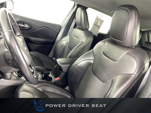 Used 2021 Jeep Cherokee Latitude Plus image 17