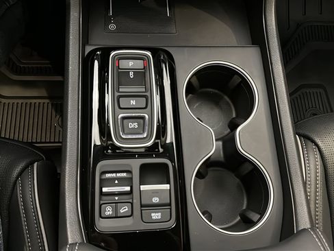 Certified 2025 Honda Pilot Elite image 40