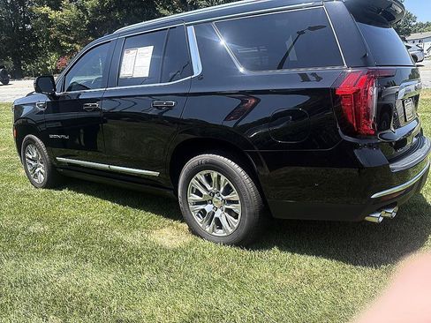 Used 2024 GMC Yukon Denali w/ Advanced Technology Package AWD/4WD image 4