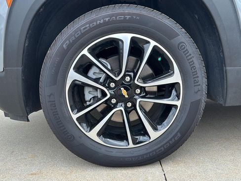 Used 2025 Chevrolet TrailBlazer LT AWD/4WD image 32