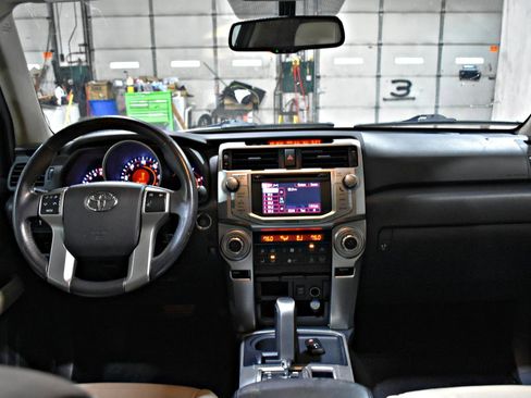 Used 2013 Toyota 4Runner Limited RWD image 10