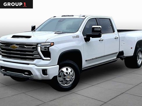 Used 2024 Chevrolet Silverado 3500 High Country w/ High Country Premium Package AWD/4WD image 1