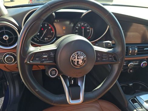 Used 2020 Alfa Romeo Giulia w/ Nero Edizione image 14