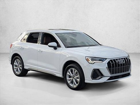 Certified 2025 Audi Q3 2.0T Premium w/ Convenience Package image 3