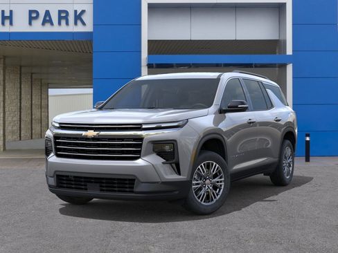 New 2026 Chevrolet Traverse LT FWD image 6