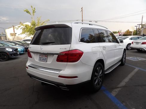 Used 2014 Mercedes-Benz GL 450 4MATIC image 3