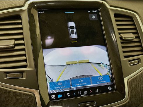 Used 2024 Volvo XC90 B5 Core w/ Climate Package image 23