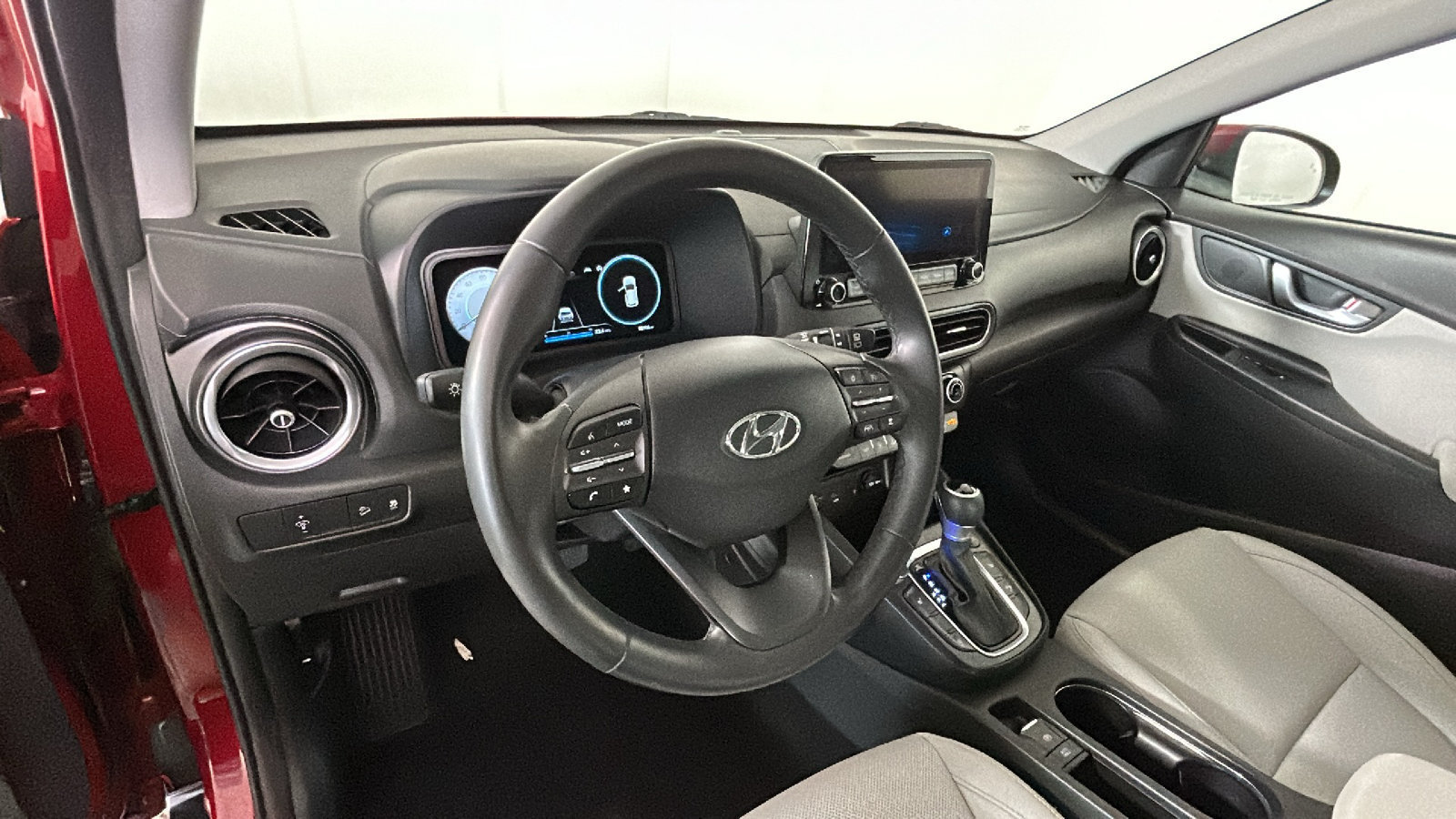 Certified 2022 Hyundai Kona Limited w/ Cargo Package AWD/4WD image 18