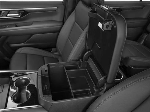 New 2026 Chevrolet Suburban Z71 AWD/4WD image 10