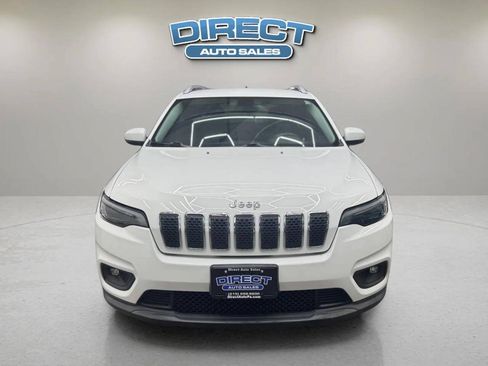 Used 2019 Jeep Cherokee Latitude Plus FWD image 2