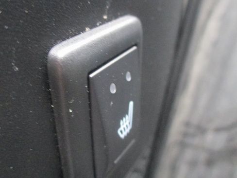 Used 2019 Chrysler Pacifica Touring-L Plus w/ Advanced Safetytec Group image 21