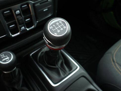 Used 2025 Jeep Wrangler Unlimited Sport AWD/4WD image 5