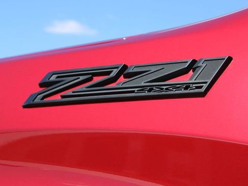 Used 2020 Chevrolet Silverado 1500 RST w/ True North Edition AWD/4WD image 19