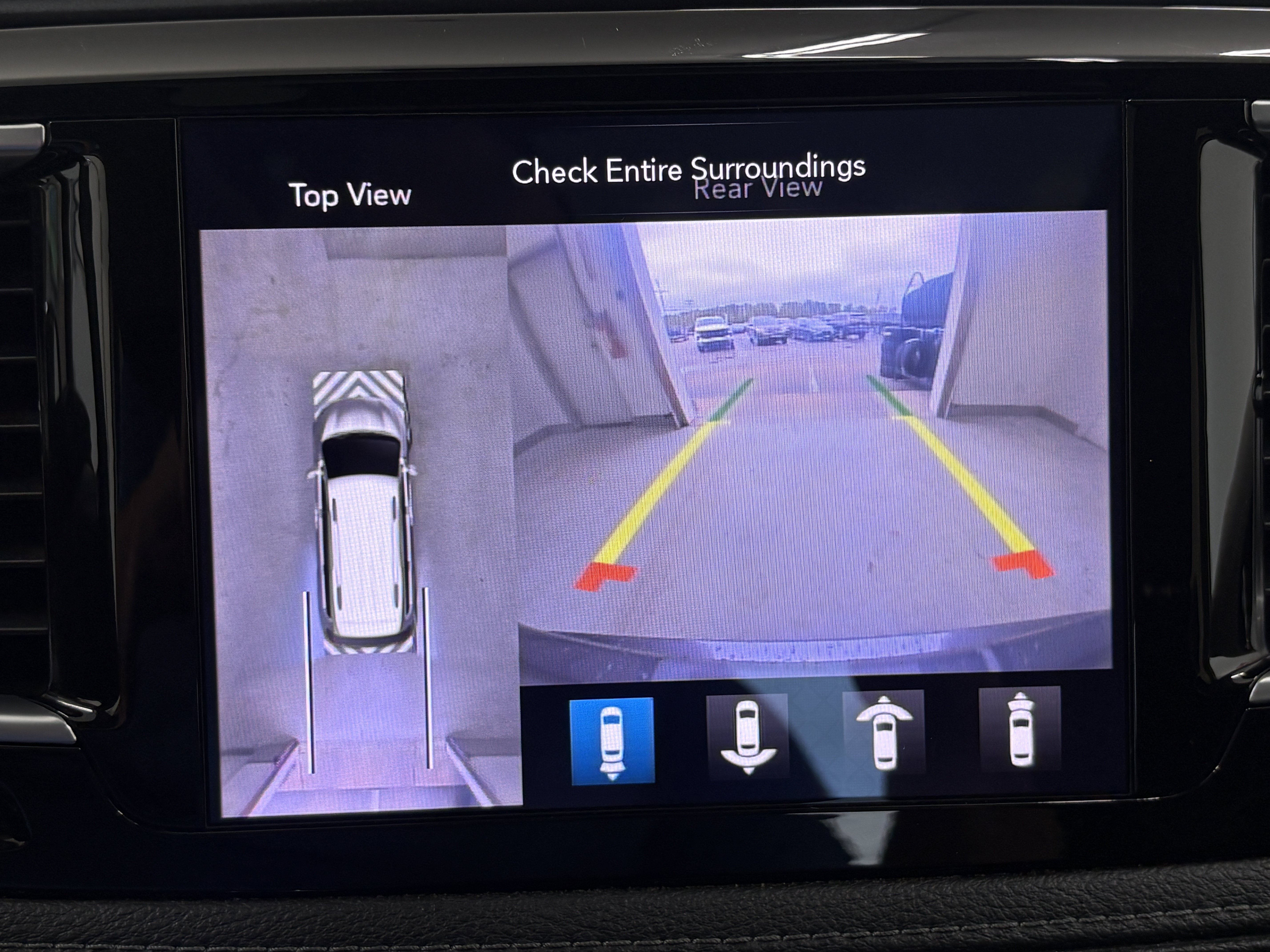 Used 2020 Chrysler Pacifica Limited w/ Advanced Safetytec Group FWD image 19