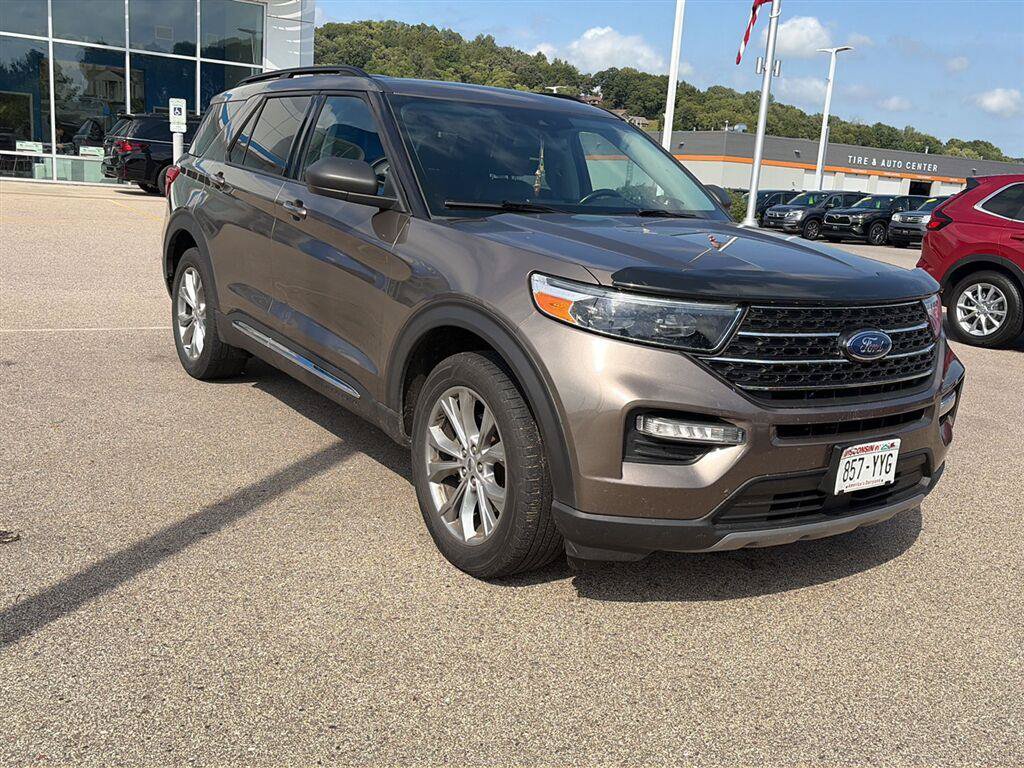 Used 2021 Ford Explorer XLT w/ Equipment Group 202A AWD/4WD image 8