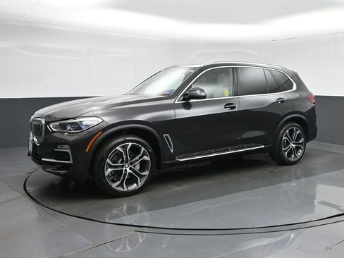 Used 2020 BMW X5 xDrive40i w/ Executive Package AWD/4WD image 3
