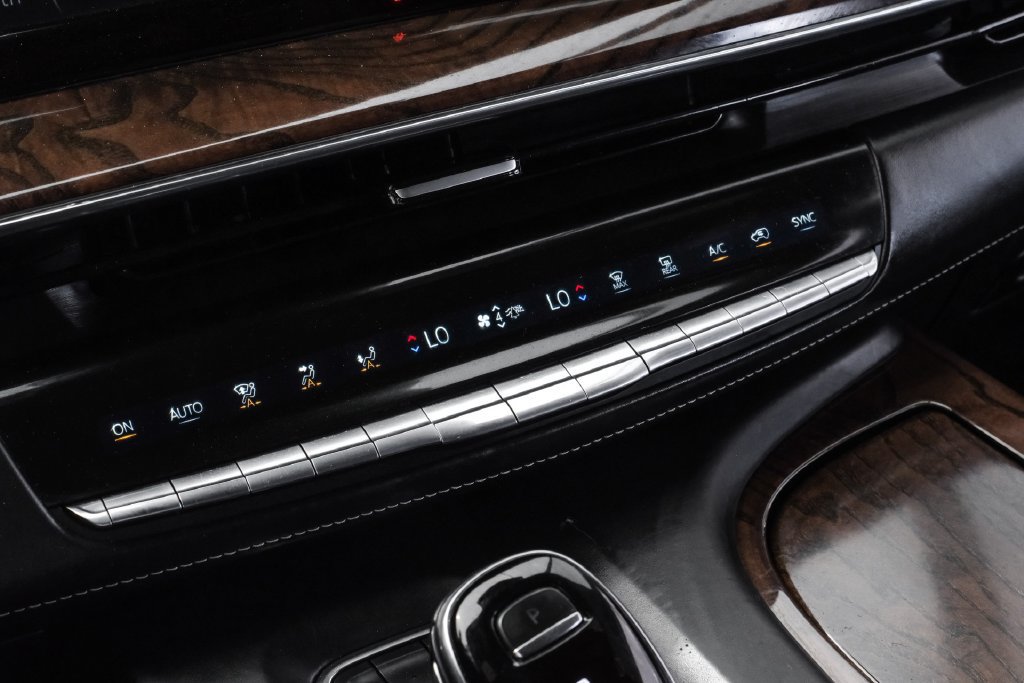 Used 2021 Cadillac Escalade Premium Luxury Platinum AWD/4WD image 19