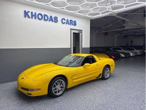 Used 2002 Chevrolet Corvette Z06 w/ Memory Pkg RWD image 2